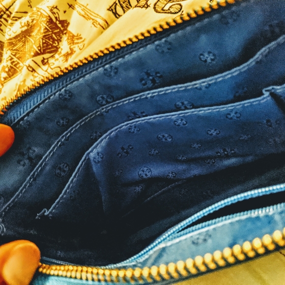 Tori Burch Wristlet - Picture 4 of 8